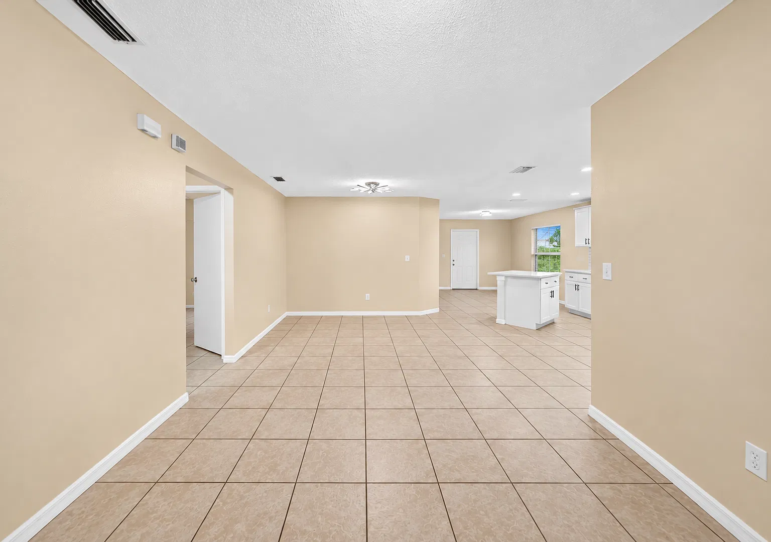 Remodeled 3-Bedroom Home in Holly Hill — Photo 2