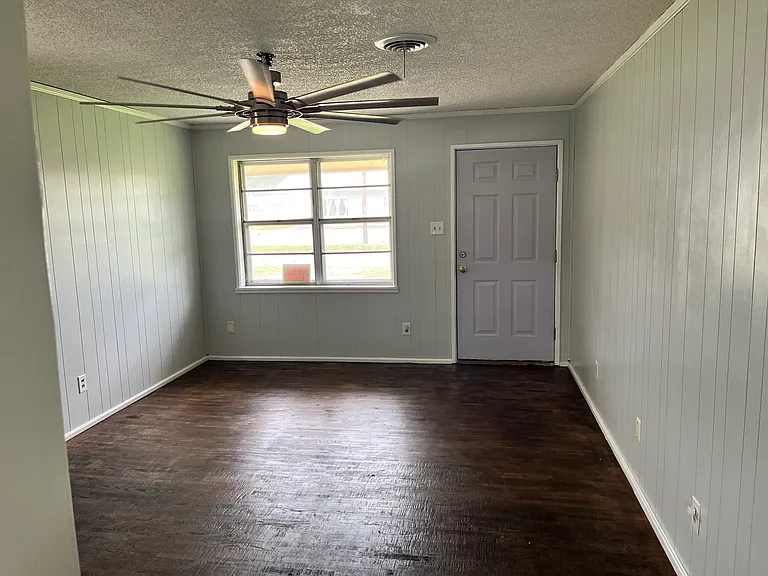 712 W Barnett St — Photo 18