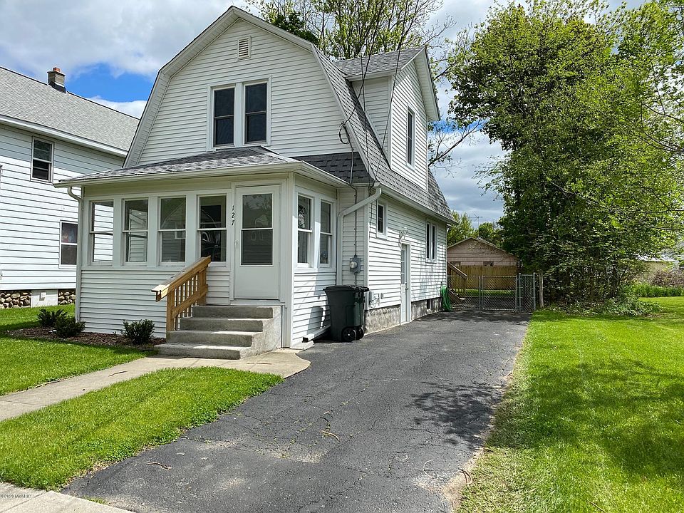 1st image of 127 Winter St