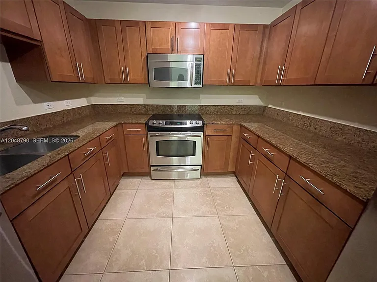 8395 SW 73rd Ave #505 — Photo 19