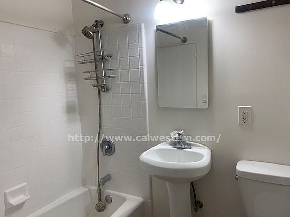 5th image of 3581 Brookdale Dr