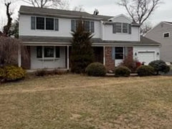 916 Log College Dr, Warminster, PA 18974