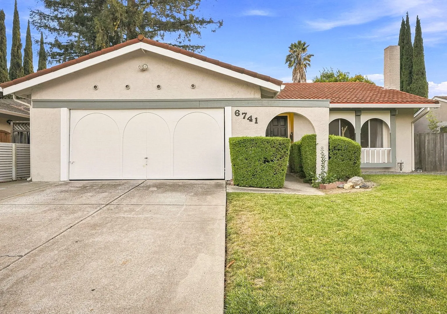 Beautifully Updated 4 Bed 2 Bath Home — Photo 1