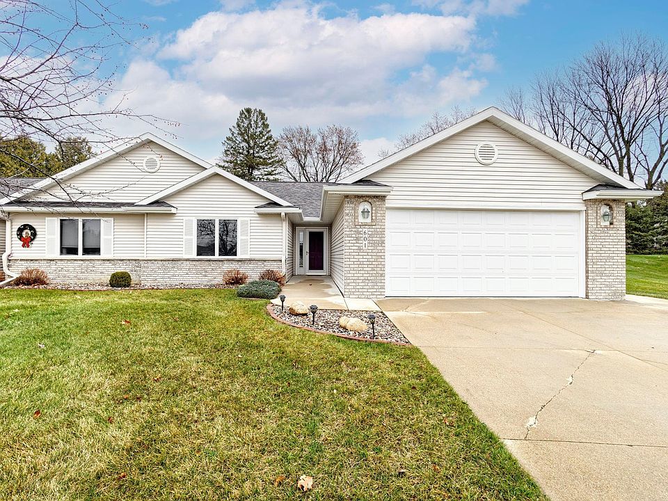 1st image of 601 7 1/2 Street Cir NW