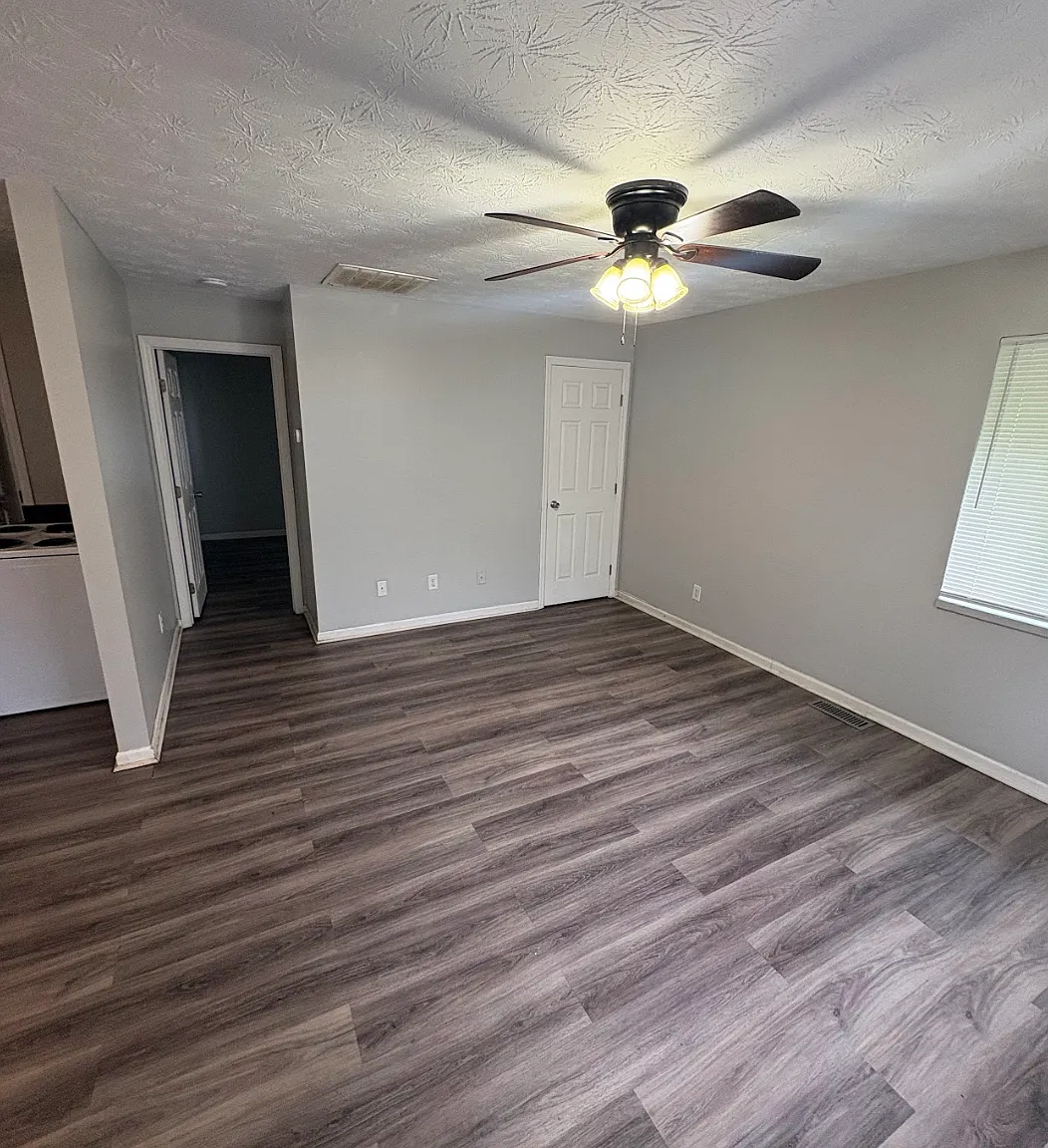 2029 Mayfair Road - 2 — Photo 2