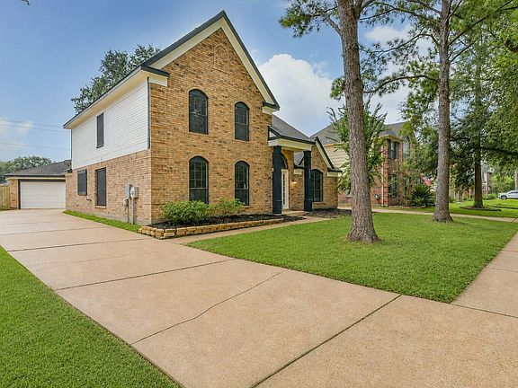2nd image of 2117 Spinnaker Dr