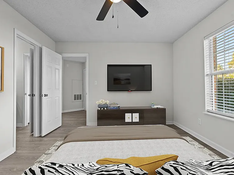 Skyside Landing Apartments — Photo 14