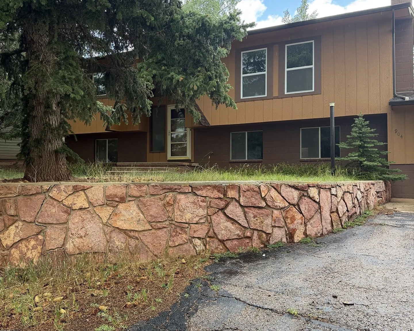 4 bed, 2254 sqft, $2,800 — Photo 1