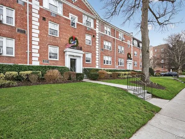 24 Hamilton Place #F-1, Garden City, NY 11530