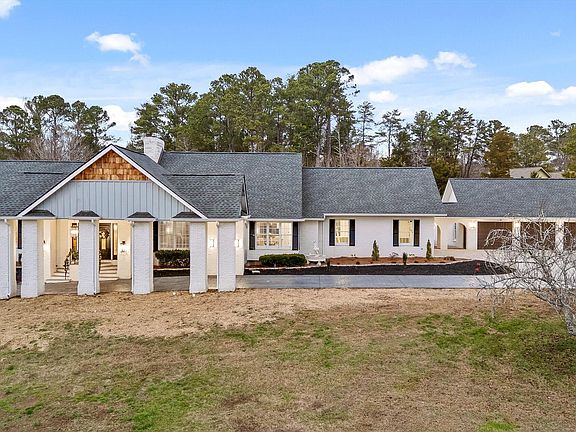 2nd image of 3176 Chestnut Cir NW