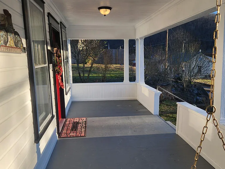 S Highland Ave — Photo 4