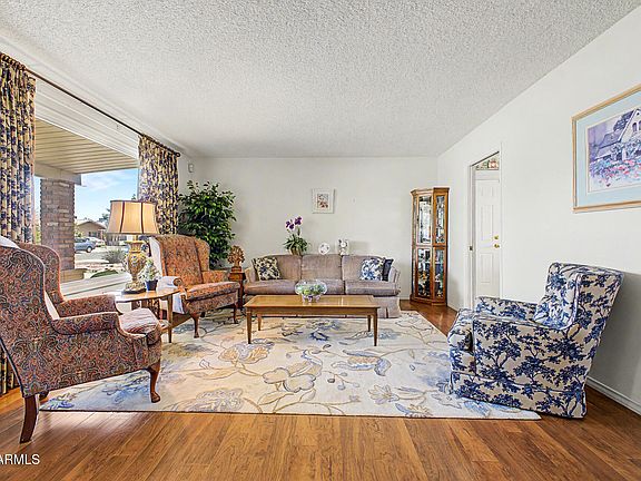 4th image of 3121 W AUGUSTA Avenue