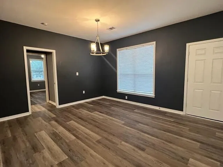 161 Walnut St — Photo 3