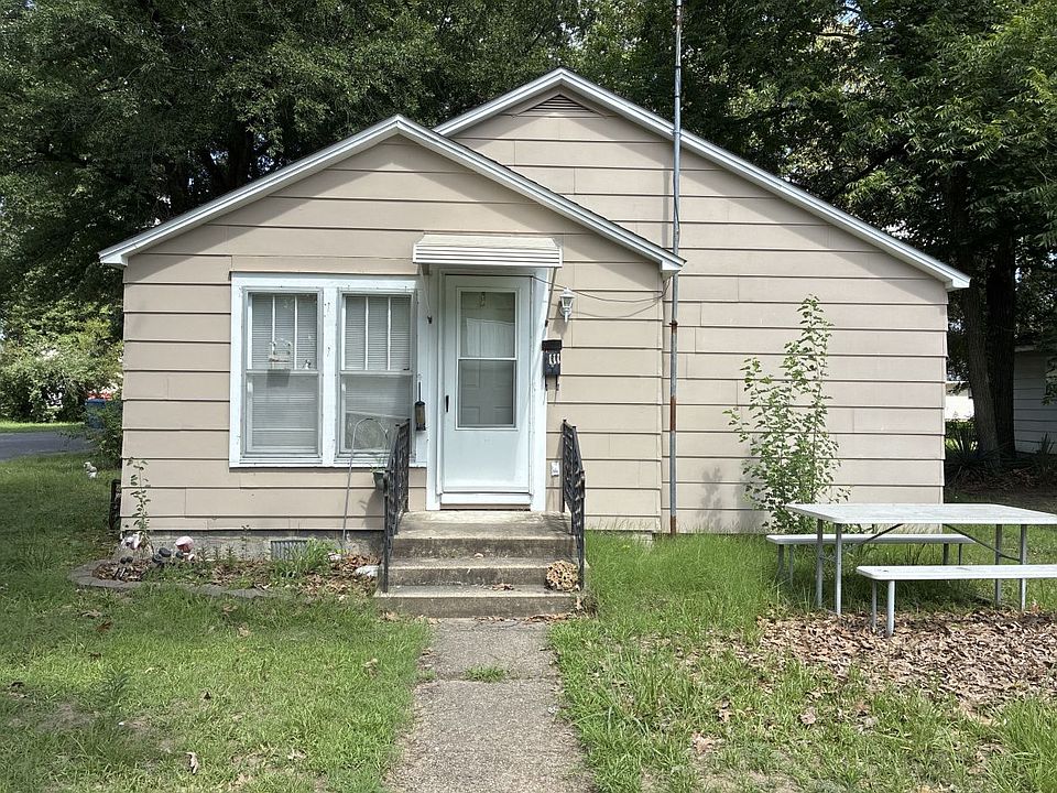1st image of 111 Lombardy Dr