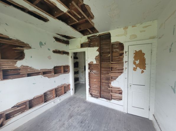 detroit-michigan-88398033 picture