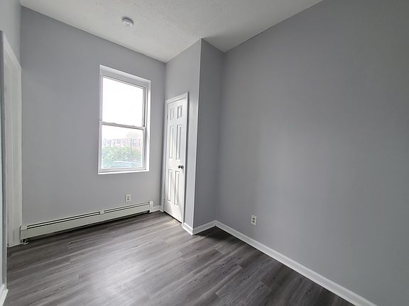 5th image of 384 Bergen Ave #6E