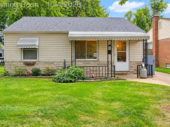 5910 Harrison St, Garden City, MI 48135