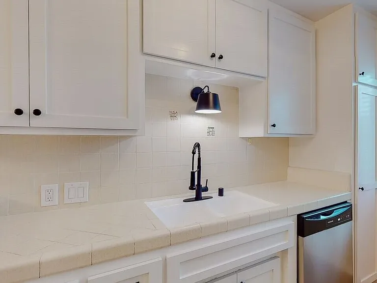 1827 Manning Ave #3 — Photo 11