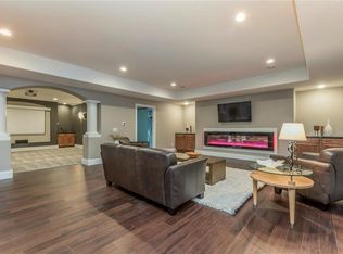 1159 Kettering Rd, Marion, IA 52302