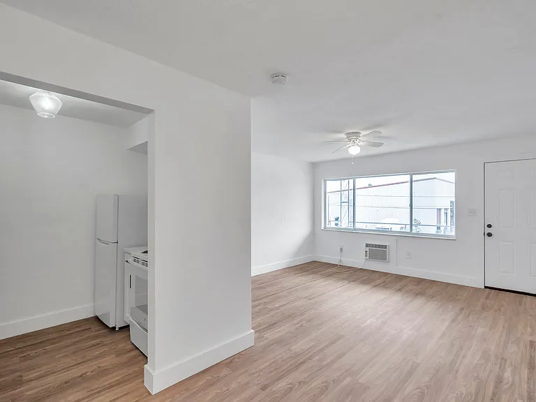 2366 Shelley St #14 — Photo 17