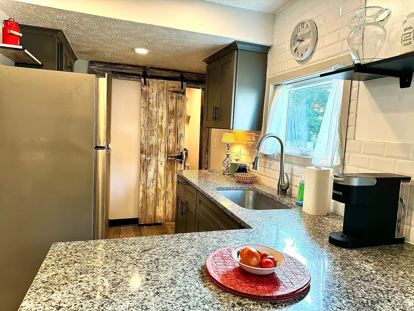 2 bed, 780 sqft, $6,500 — Photo 2