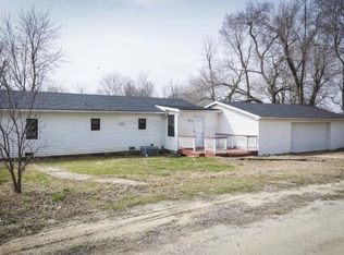 952 E 510th Rd, Morrisville, MO 65710