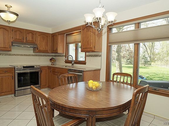5th image of 718 Sara Ct