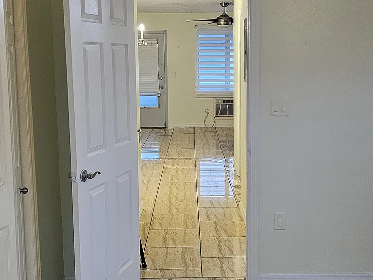 15610 NE 6th Ave #37B — Photo 9