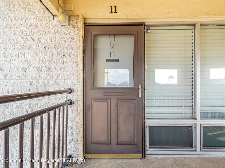1812 Boulevard #11 — Photo 12