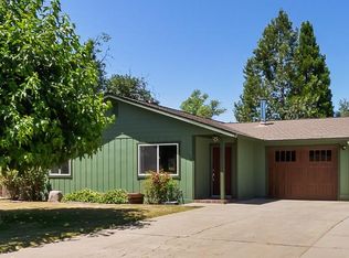450 Sunlight Dr, Diamond Springs, CA 95619