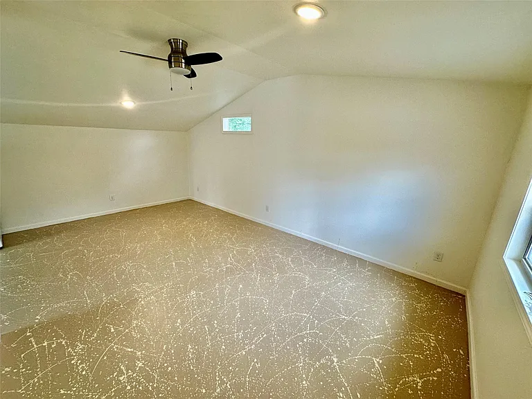 4109 Edison St — Photo 14