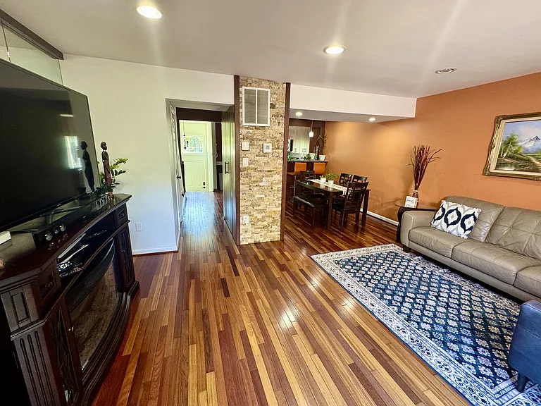 5203 Harbor Court Dr — Photo 16