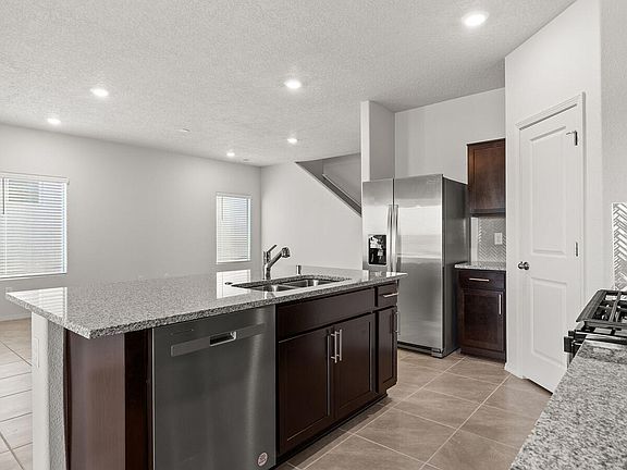 4th image of 6018 Gilpin Dr SE