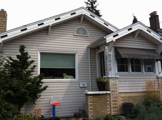 5912 8th Ave NE, Seattle, WA 98105