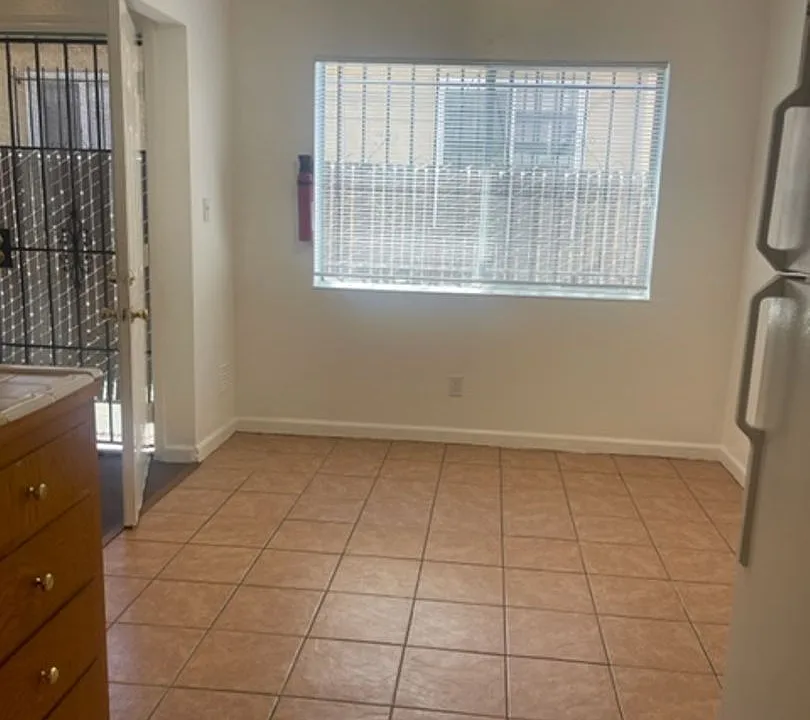 1144-1146 90th Ave