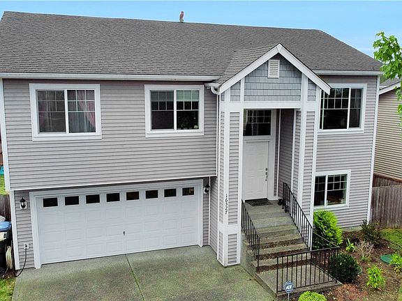 3rd image of 16327 Cascadian Ct SE