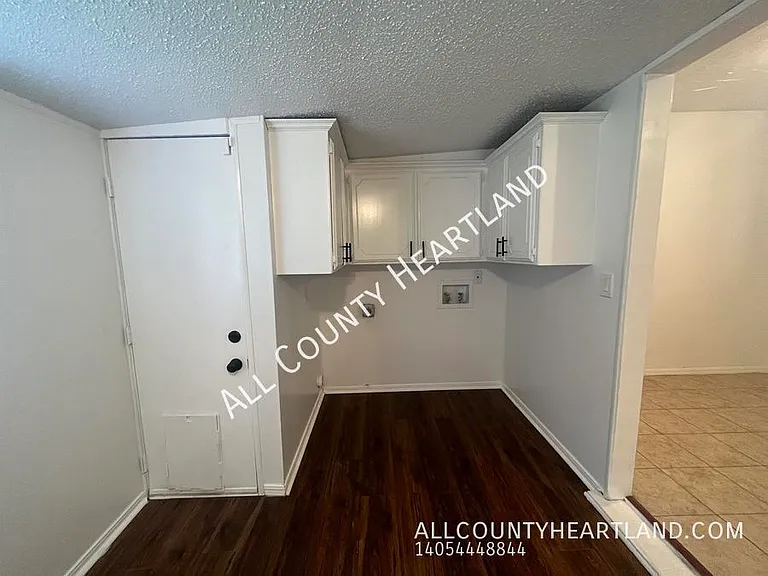 7218 SE 15th St — Photo 20