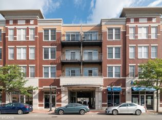 7243 Madison St APT 405, Forest Park, IL 60130