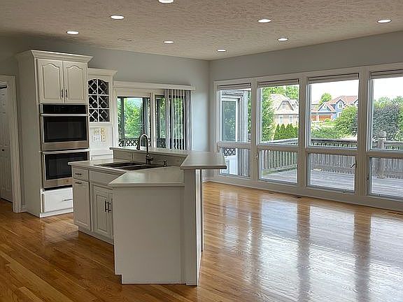 5th image of 4006 Fox Ridge Cir