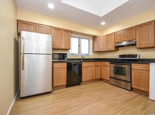 25 5th Ave, Port Washington, NY 11050