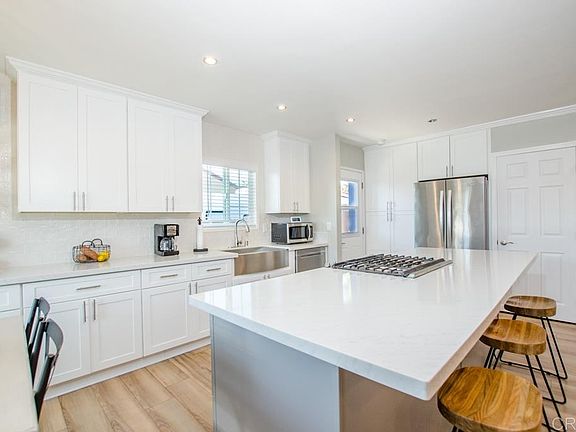 2nd image of 5831 Clay Ave