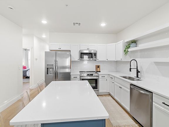5th image of 224 W Symmes St #105