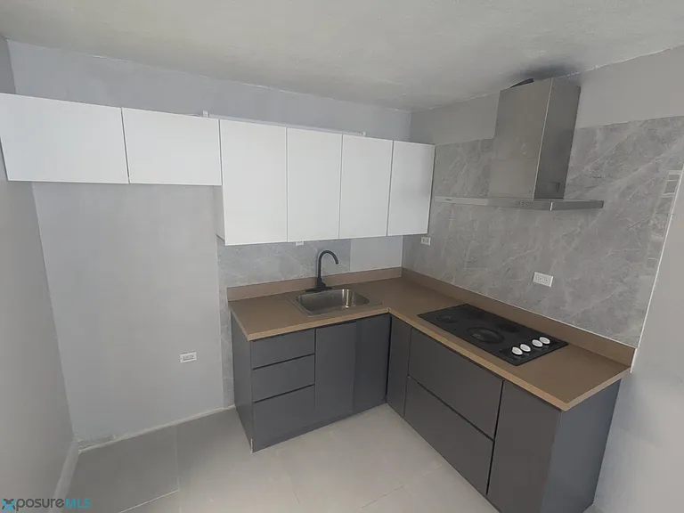 F7 Calle Gardenia — Photo 9
