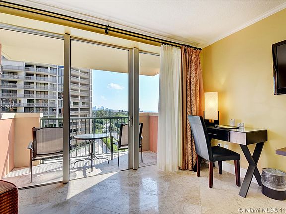 3rd image of 2951 S Bayshore Dr #703