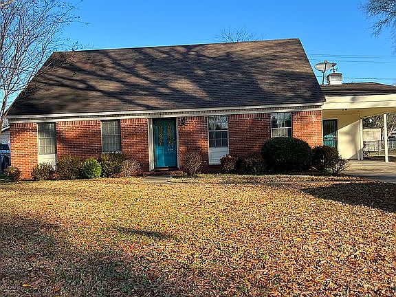 5th image of 160 Lilac Ln