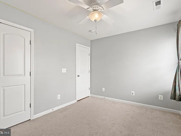 22667 Flowing Spring Sq — Photo 19