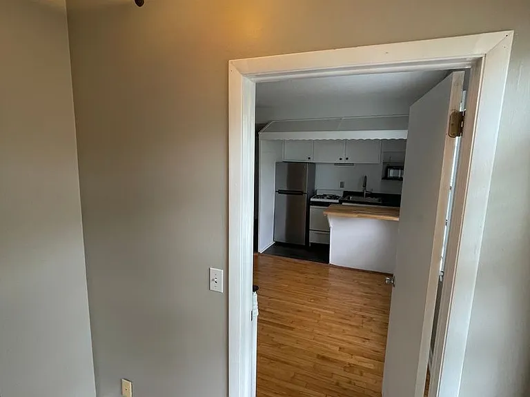 2118 Pillsbury Ave S #12 — Photo 10