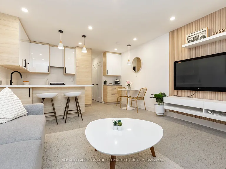 55 Dearbourne Ave #LOWER — Photo 2