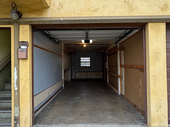 3rd image of 2326 N Genevieve St
