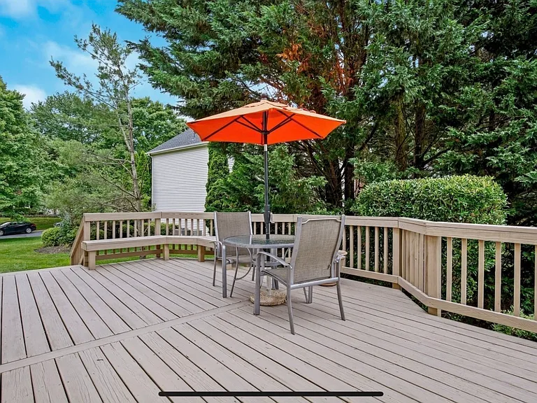 7501 Sawgrass Ter — Photo 3